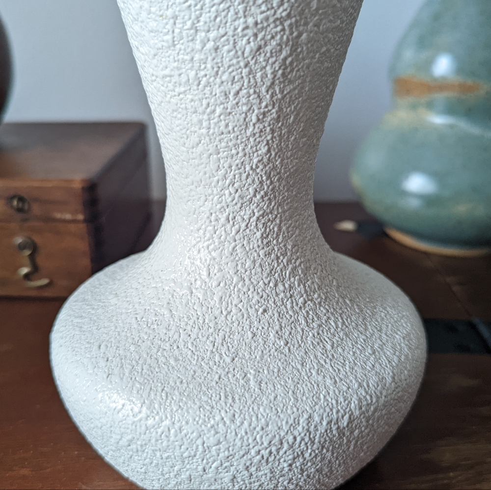 Vintage Royal Haeger USA Pottery Vase - Picture 4 of 8